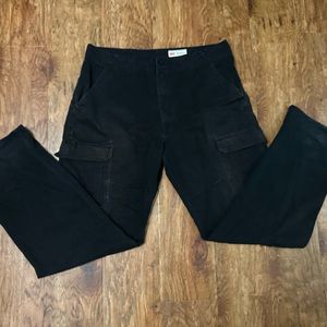 Wrangler black cargos 36x34